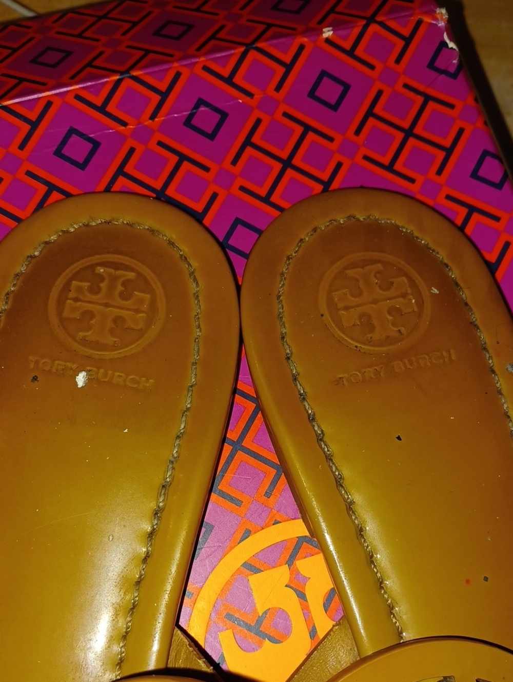Tory Burch Tan Miller Calf Leather Logo Thong Sandals Size 10 - Picture 4 of 16